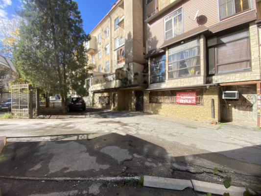 Снять  помещение свободного назначения